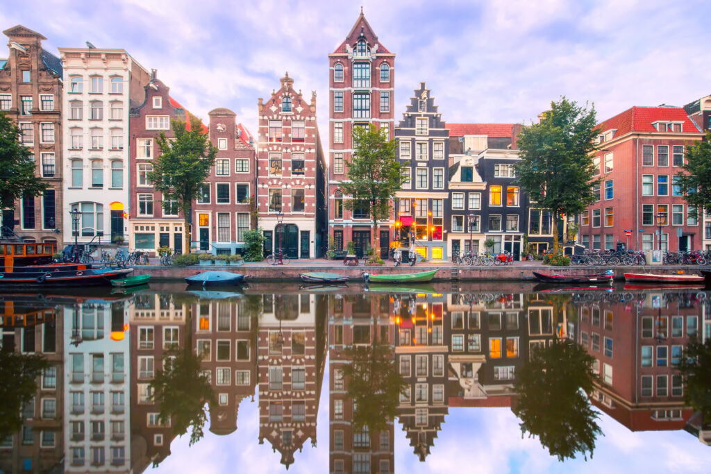 Night city view of Amsterdam canal Herengracht
