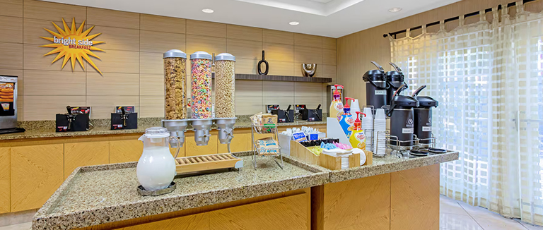 la-quinta-inn-and-suites-04